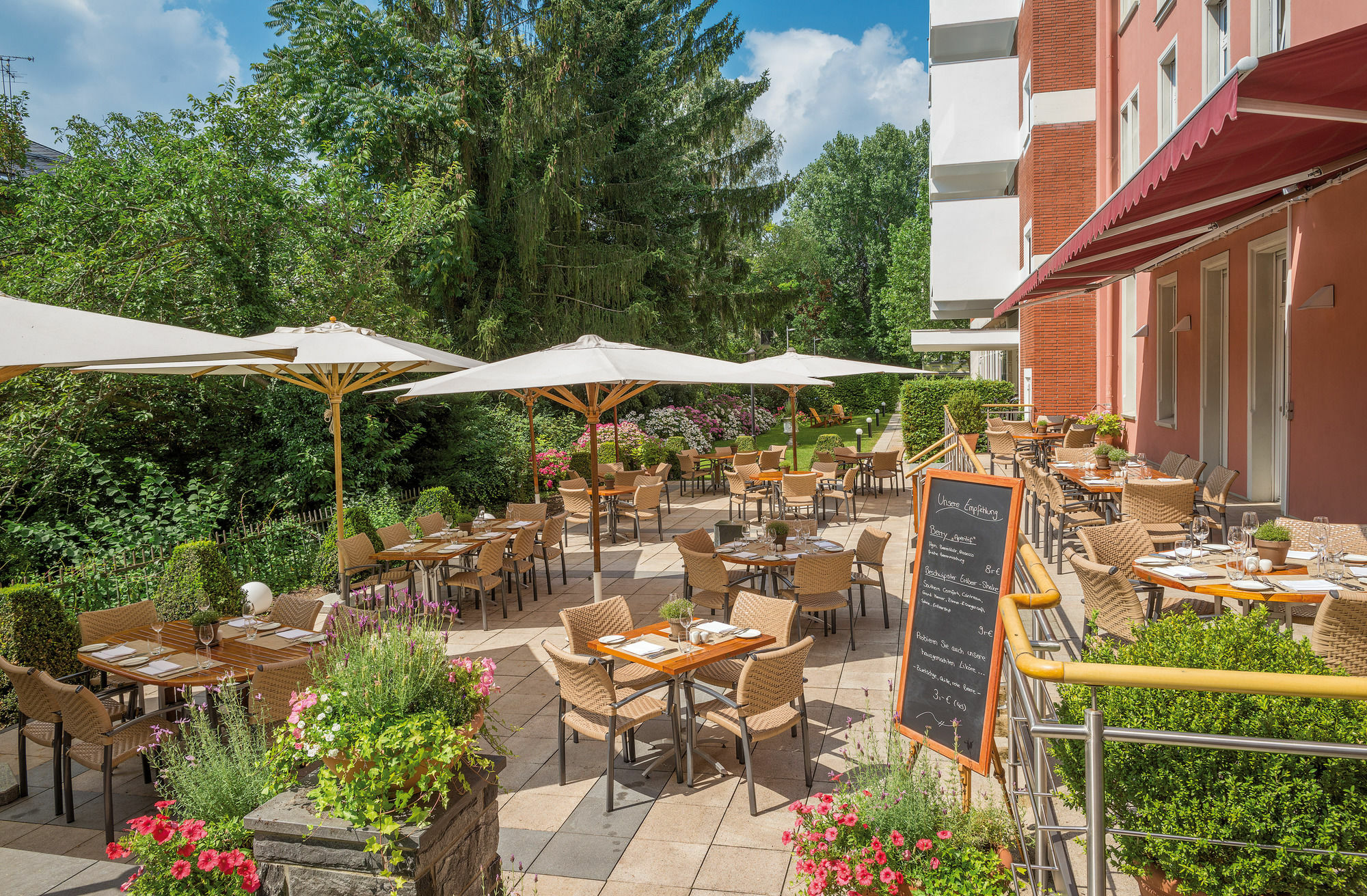 Hotel Oranien Wiesbaden Exterior photo